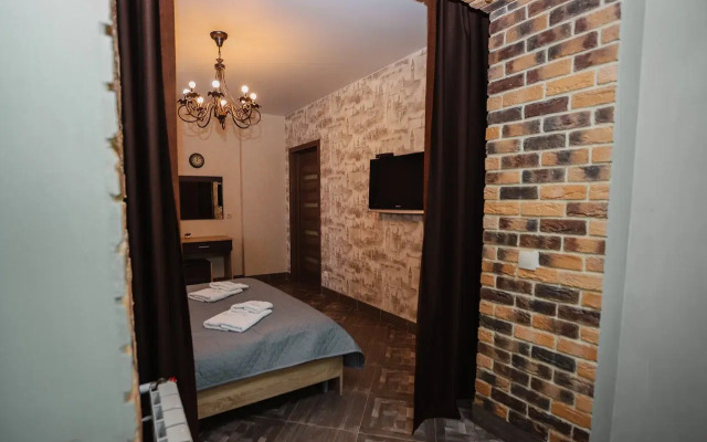Yevro Lyuks Apartments