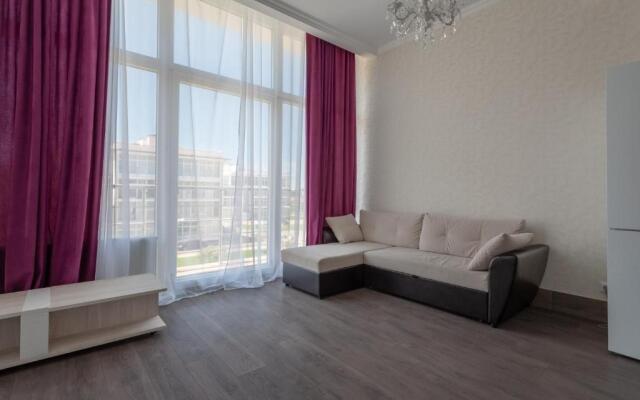 Vmestitel'naya s vidom na more s televizorom v kazhdoy komnate i razdel'nym sanuzlom Flat