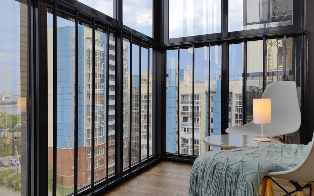 Velvet S Balkonom I Vidom Na Reku Flat