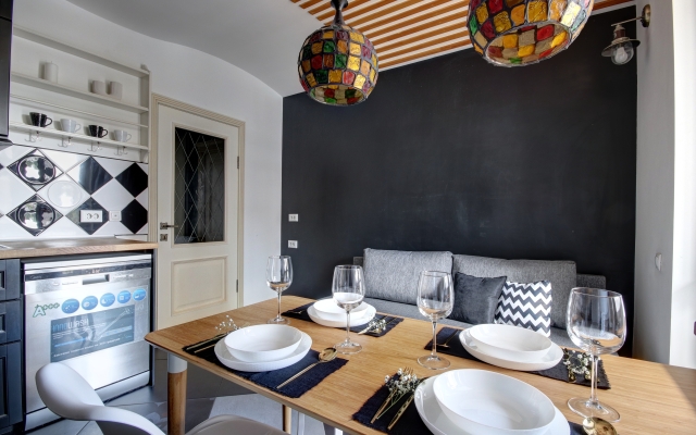 Апартаменты MyhomeYourhome на Кременчугской 9/1