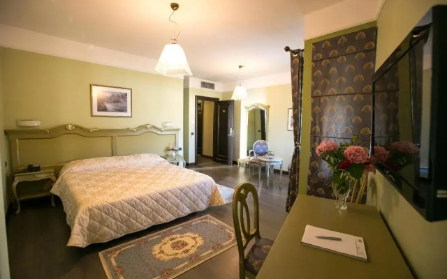 Victoria Hotel
