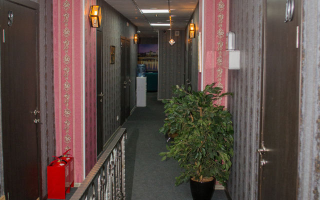 Apelsin u Krasnoy Ploshadi Hotel