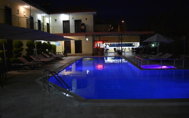 Las Palmeras Hotel
