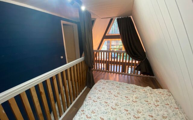Shale Bunyrevskiy Treugolnik Chalet