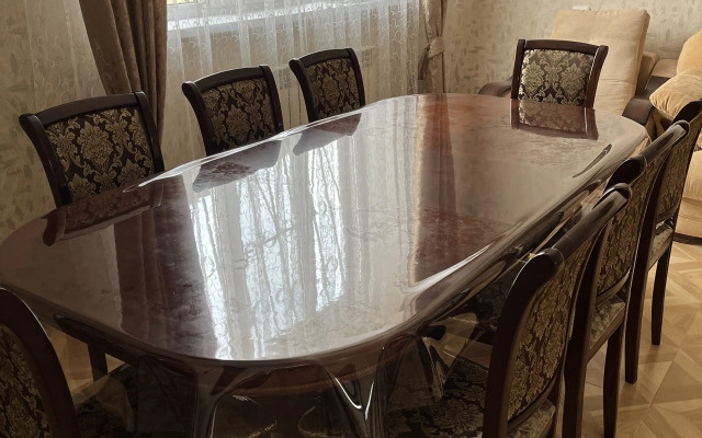 Dvukhetazhny S Basseynom Private House