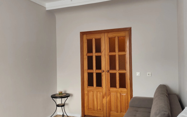 Квартира уютная двухкомнатная сталинка в самом центре города