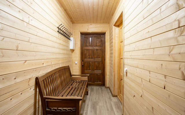 Частный дом с русской баней и банным чаном