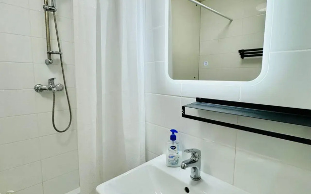 Uyutnaya v Kommunarke vblizi Metro Potapovo Flat