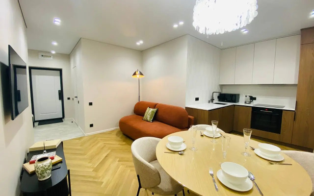 Yevro 2-Komnatnaya V Novom Dome U Ozera Kaban Flat