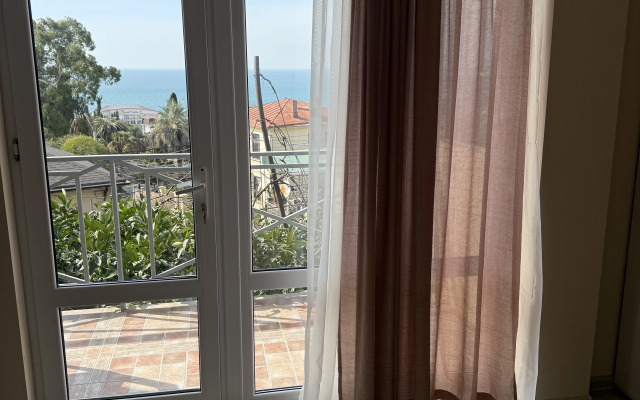 Nacharianoff Guest House