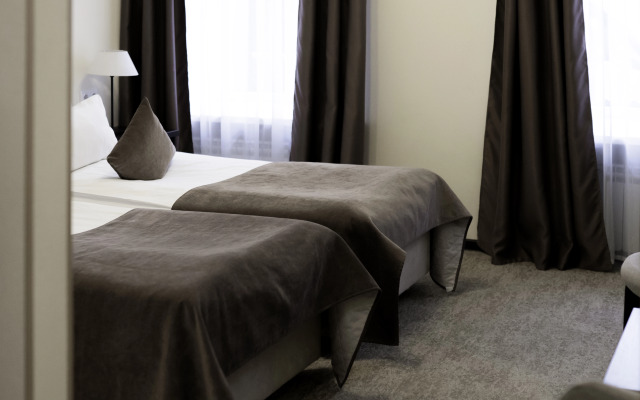 Отель Суворов