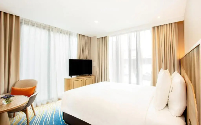 Holiday Inn Express and Suites Bangkok Central Pier by IHG