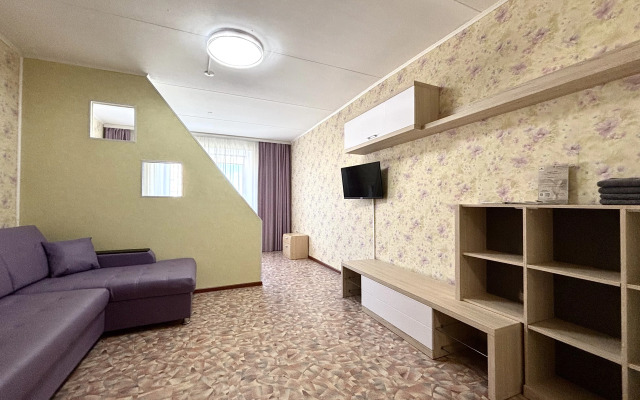 Bolshaya Kvartira Do 7 Gostey Apartments