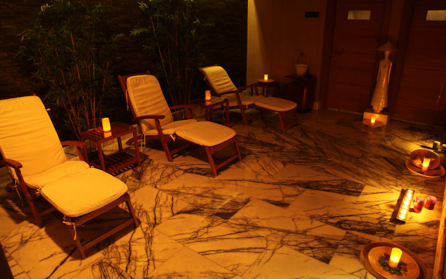Armis Hotel