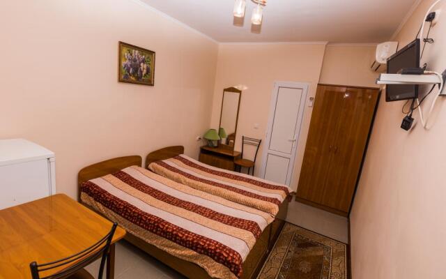 On Kramskoy Street Guest House