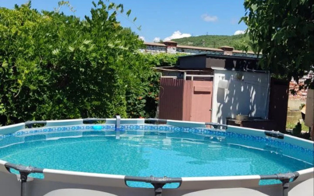 Nikol Guest House