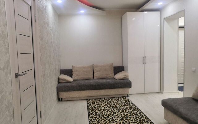Na Ulitse Botvina 22 Flat