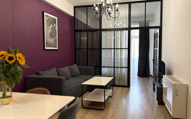 Apartamenty s 2 spal'nami i balkonom v centre goroda ot Sweet Home