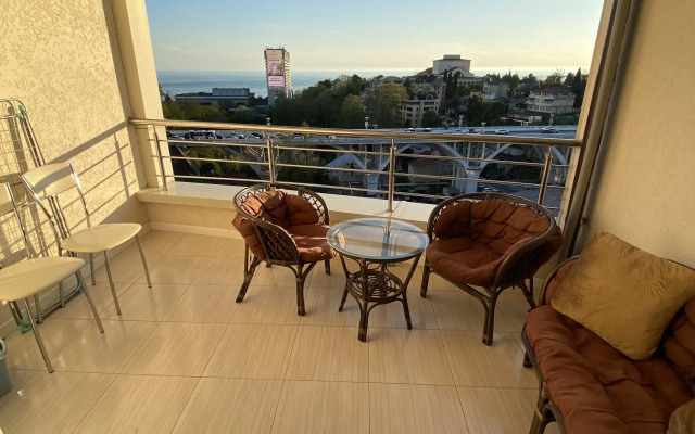 Na Ulitse Uchitelskoy 9 Flat