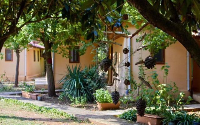 7 Garden Bungalow & Camping