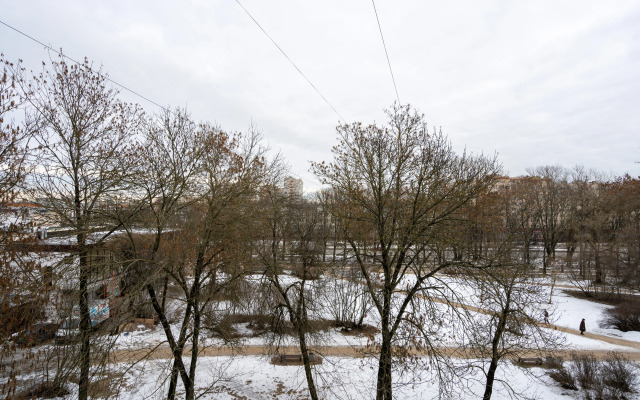 S Balkonom Ryadom S Parkom Pobedy Apartments