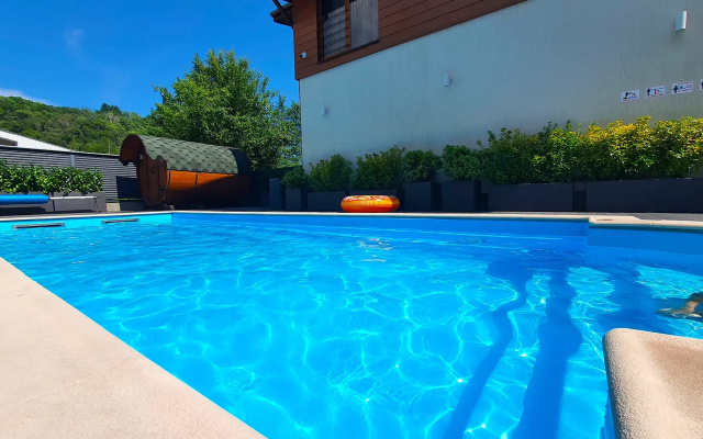 Apartamenty So spal'nej Gory Bassejn i sauna v  Centre Krasnoj Polany  Zit' v Gorah