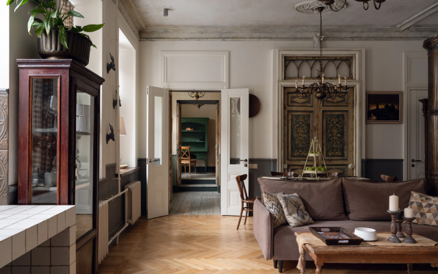 Ryadom S Nikolskim Sadom I Kofeyney Aster Apartment