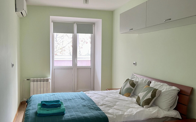 V 5 Minutakh Ot Volzhskoy Naberezhnoy Flat