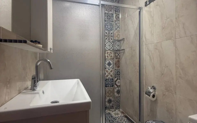 2BR Apt 3 AC Balcony 5 Min to Metro Apartments