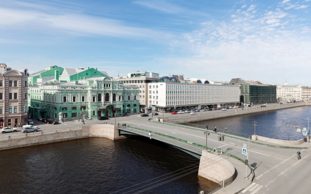 Апартаменты Gallery 130 кв.м с Террасой, Видом на Набережную Фонтанки и БДТ