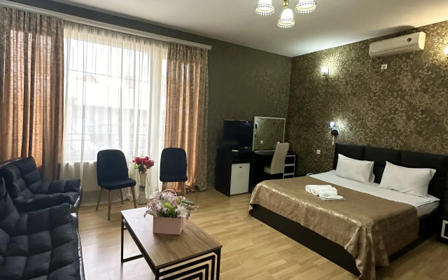 Qeroli old town Hotel