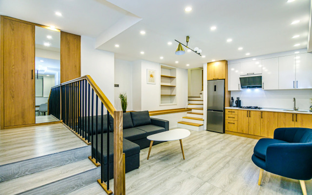 Imparator in Nizami Street Apartment