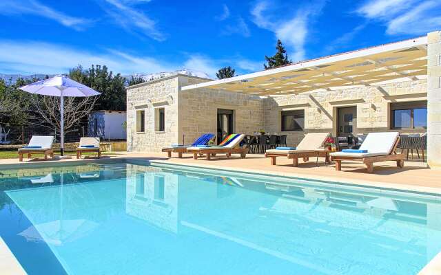 Вилла Orientem Villa Heated Pool