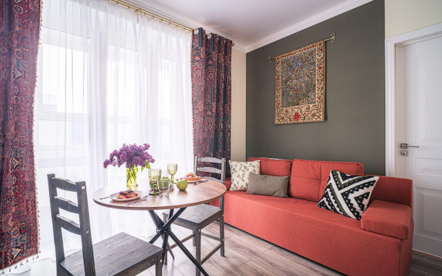 Prussia V Starinnom Stile Vozle Ozera Flat