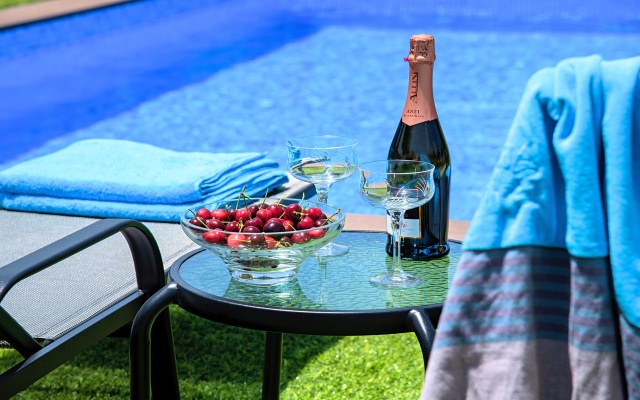 Chania City Heated Pool Villa