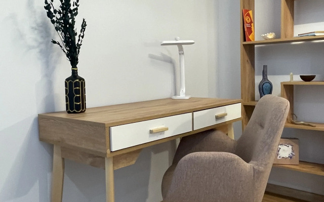 S Sovremennym Dizaynom I Mebelyu Flat