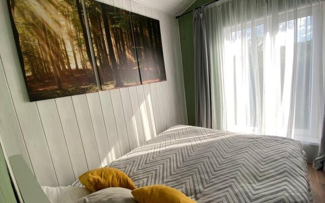 Dom s Mangalnoy Zonoy i Saunoy Aparts Haus Privat House