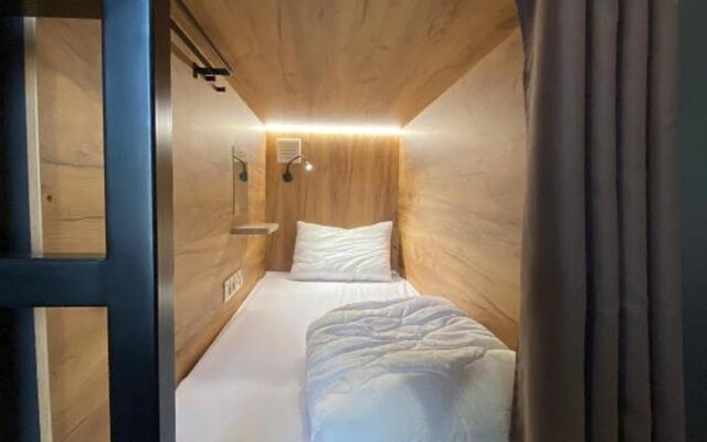 Sigale Capsule Hotel