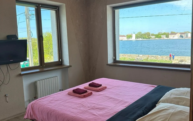 3kh komnatnaya kvartira na Baltiyskoy kose Flat