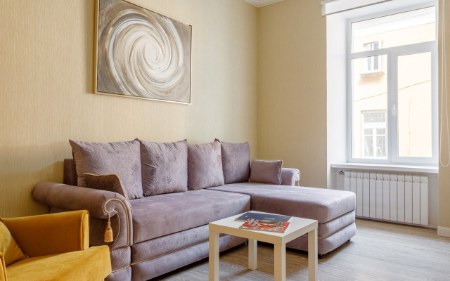 Luchshaya Kvartira with 3 bedrooms near Kremlin