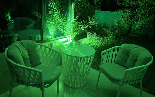 U Aeroporta Luks Apartaments