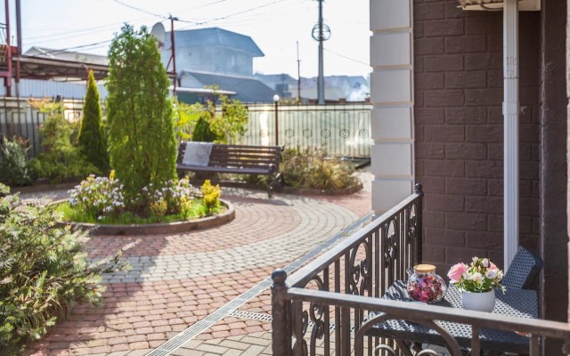 More Rooms na Marsovom Apartment