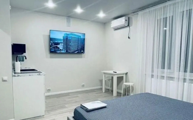 Studiya S Novoj Mebelyyu Flat