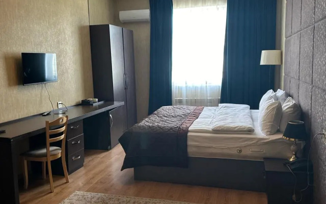 Hotel Grand Mirror