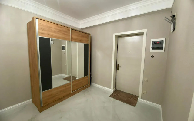 Tur House v Kaspiyske Apartments