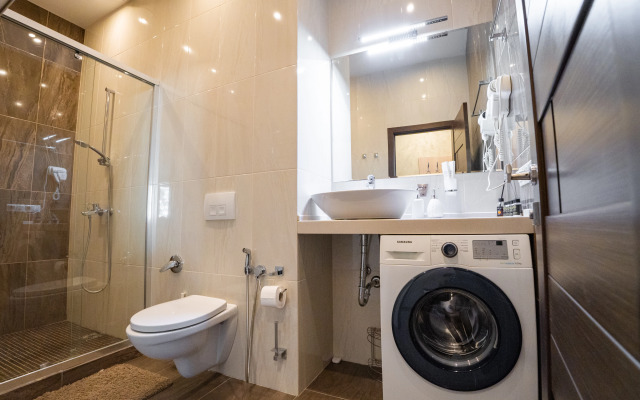 Апартаменты студия с видом на город