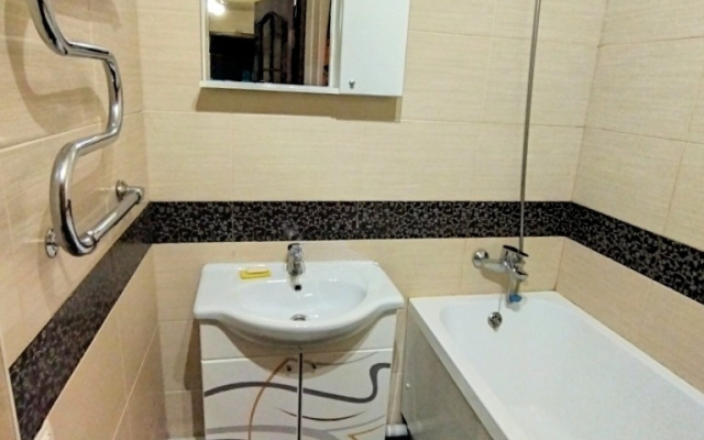 Kvartira Na Oktyabryskoy 215/1 Apartments