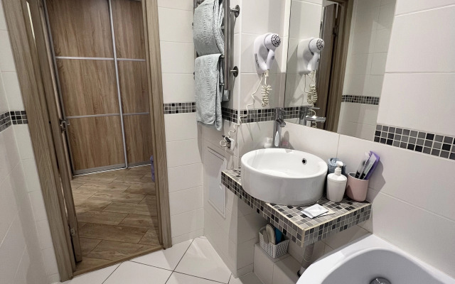 Studiya Lyuks S Dzhakuzi Flat