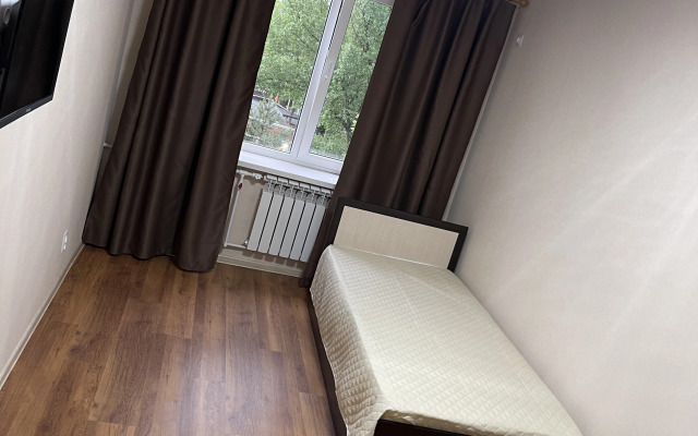 Dvukhkomnatnye  Per.kommunisticheskiy Apartments