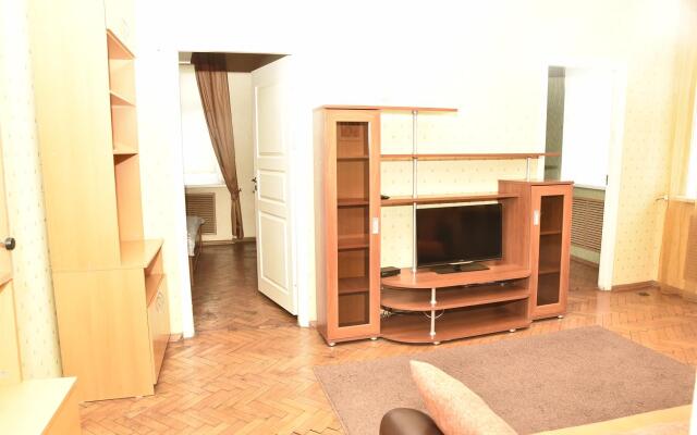 Na Pushkinskoy Flat